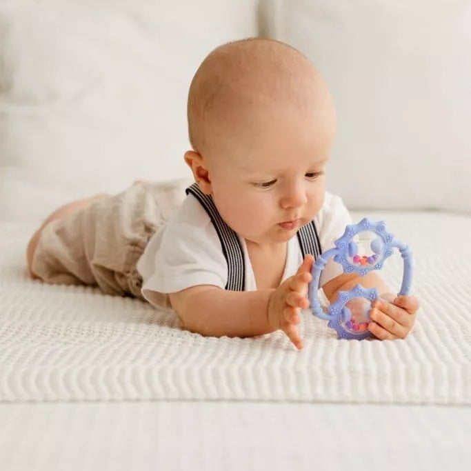 Kramtukas silikoninis su barškučiu GiliGums SUNFLOWERS  Blue