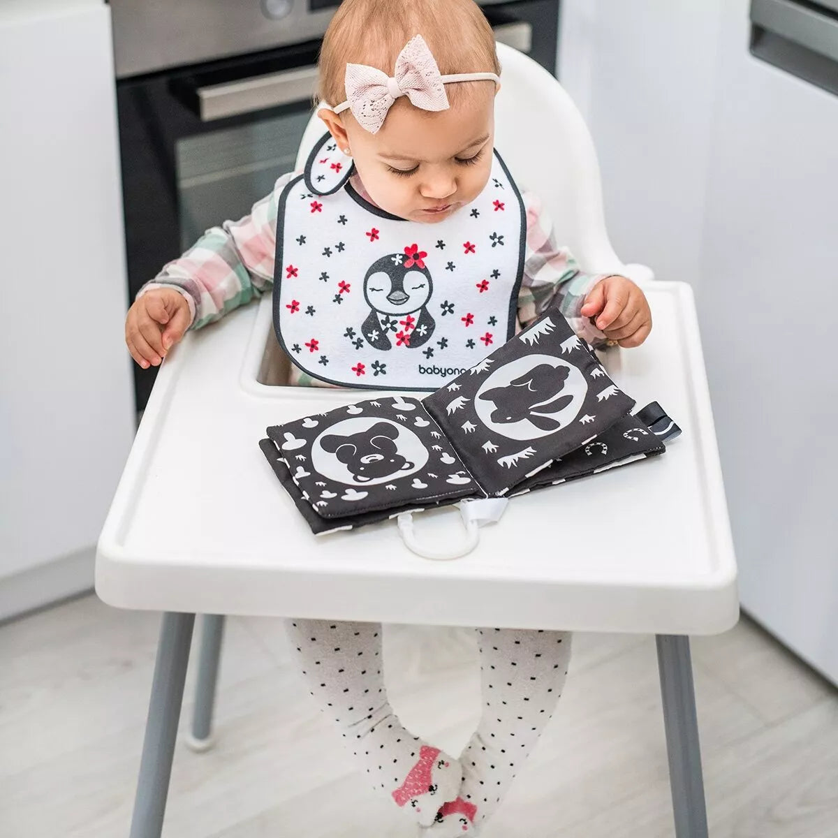 Lavinamoji knygelė su kramtuku BabyOno BLACK&WHITE